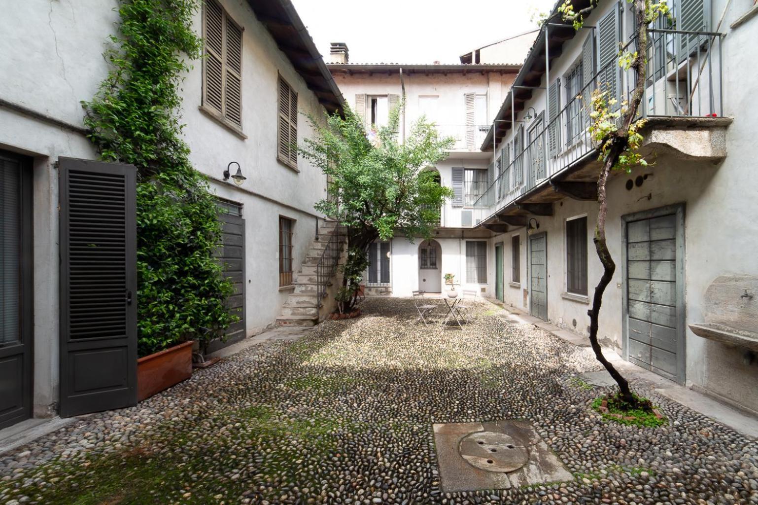 Hbhall Navigli 2 Apartment, Milan