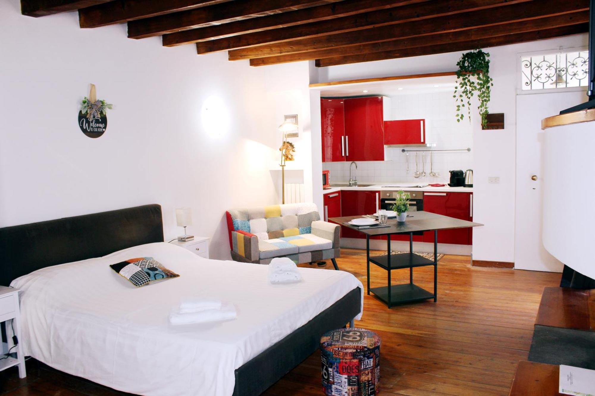 Hbhall Navigli 2 Apartment — Photos 2